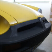 Die Gummi-Stoßstangen durch ein Sebring Body Kit zu ersetzen.