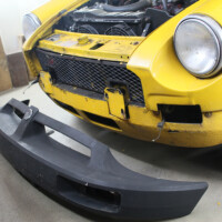 Nach der Demontage der Gummi-Stoßstangen...