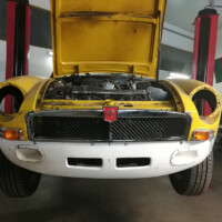 Nach einiger Arbeit am Blech konnte das Sebring Kit und der neue Grill angepasst werden.