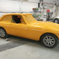 Der erste Eindruck ist schon ganz gut. Nun kann der Wagen zurück in die Werkstatt und wieder zusammen gesetzt werden.